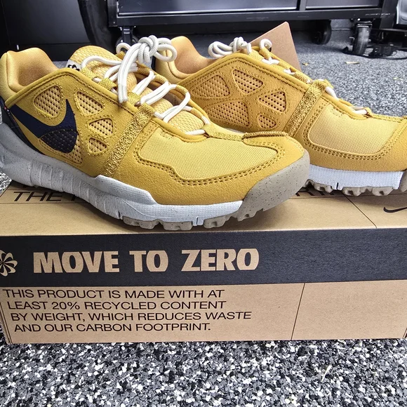 Nike Trail Running Yellow and Blue Sneakers - Picture 8 of 10